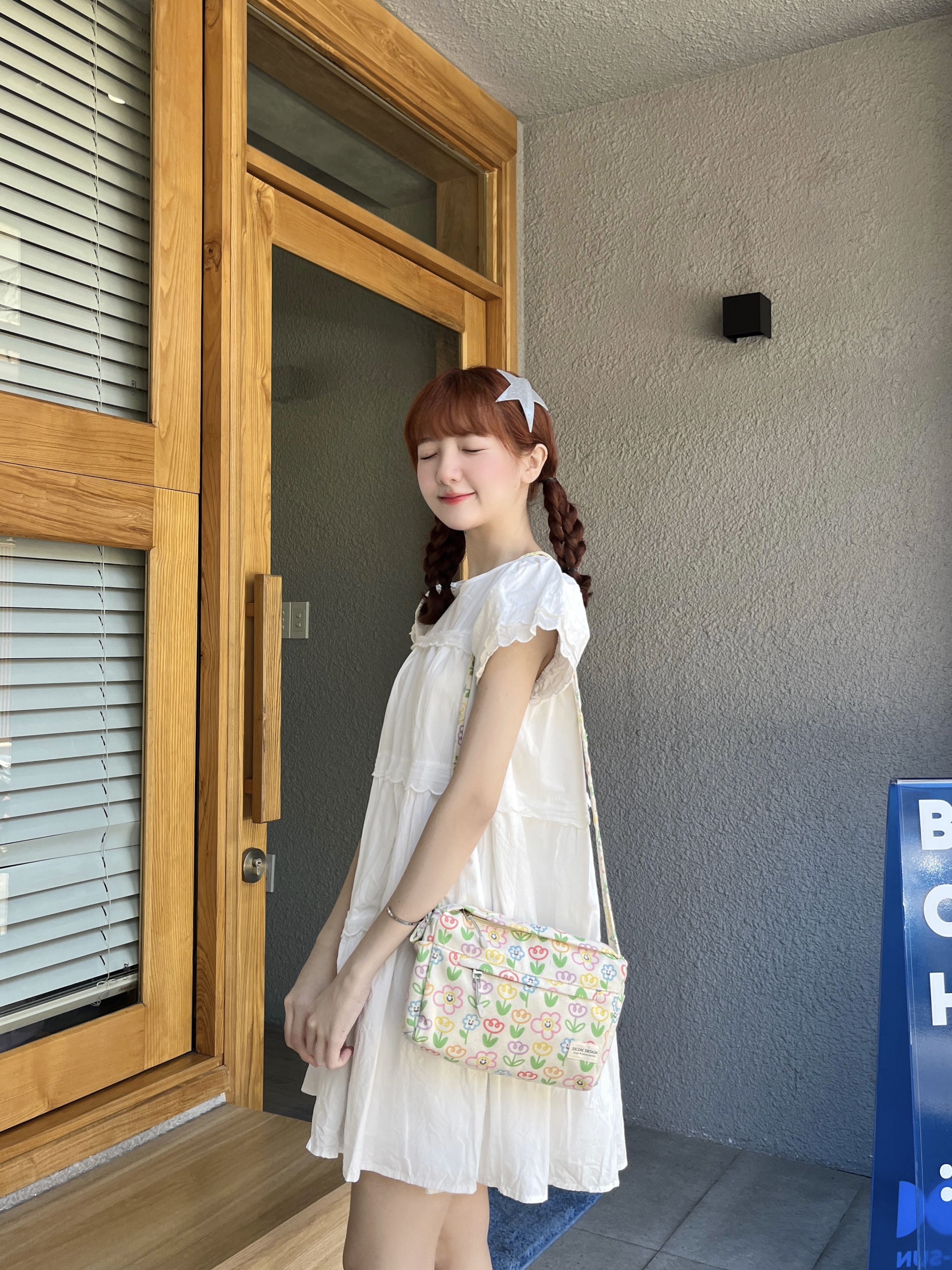 Túi đeo chéo màu kem in hình - Layla CrossBag