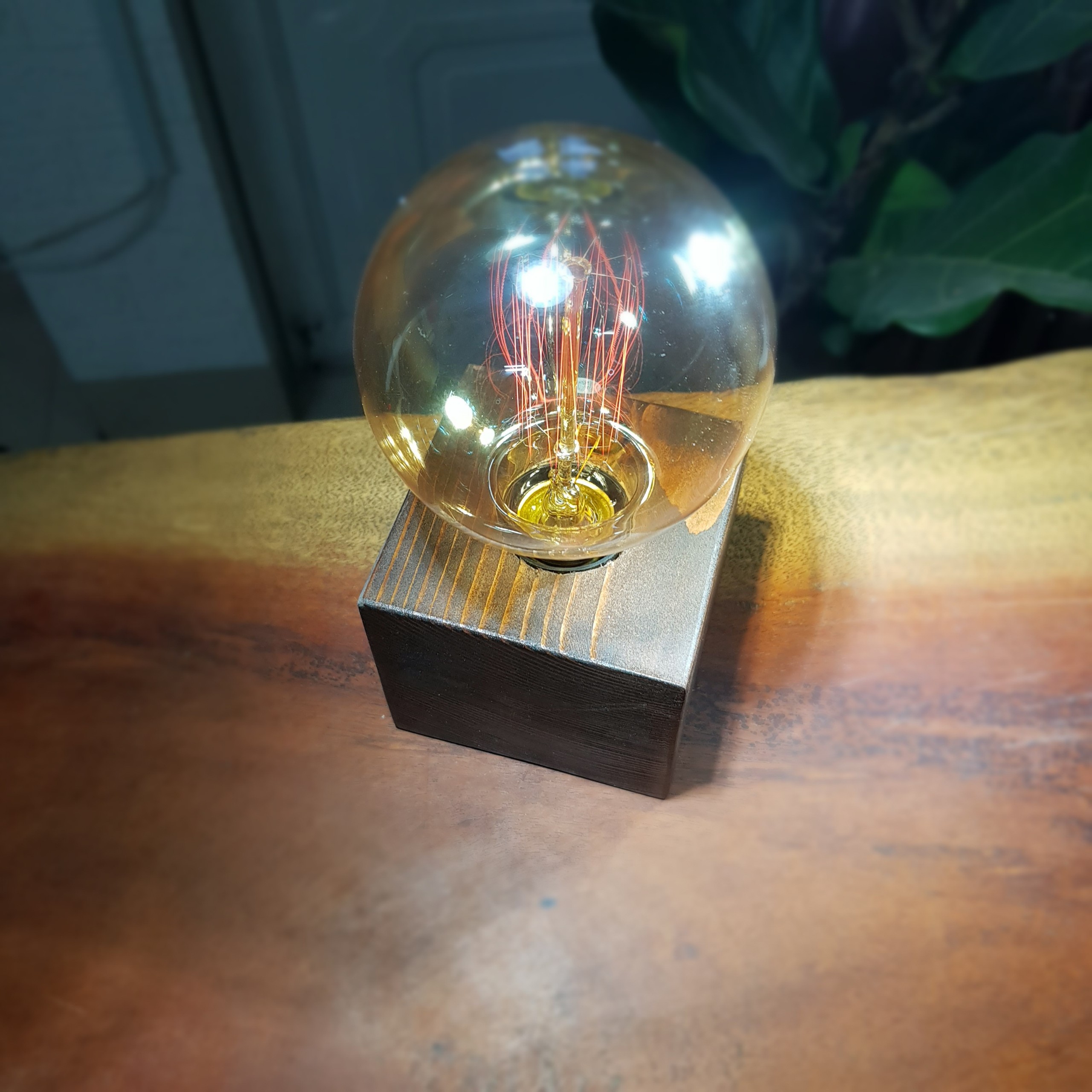 ĐÈN TRANG TRÍ EDISON RETRO CUBE SLEEK