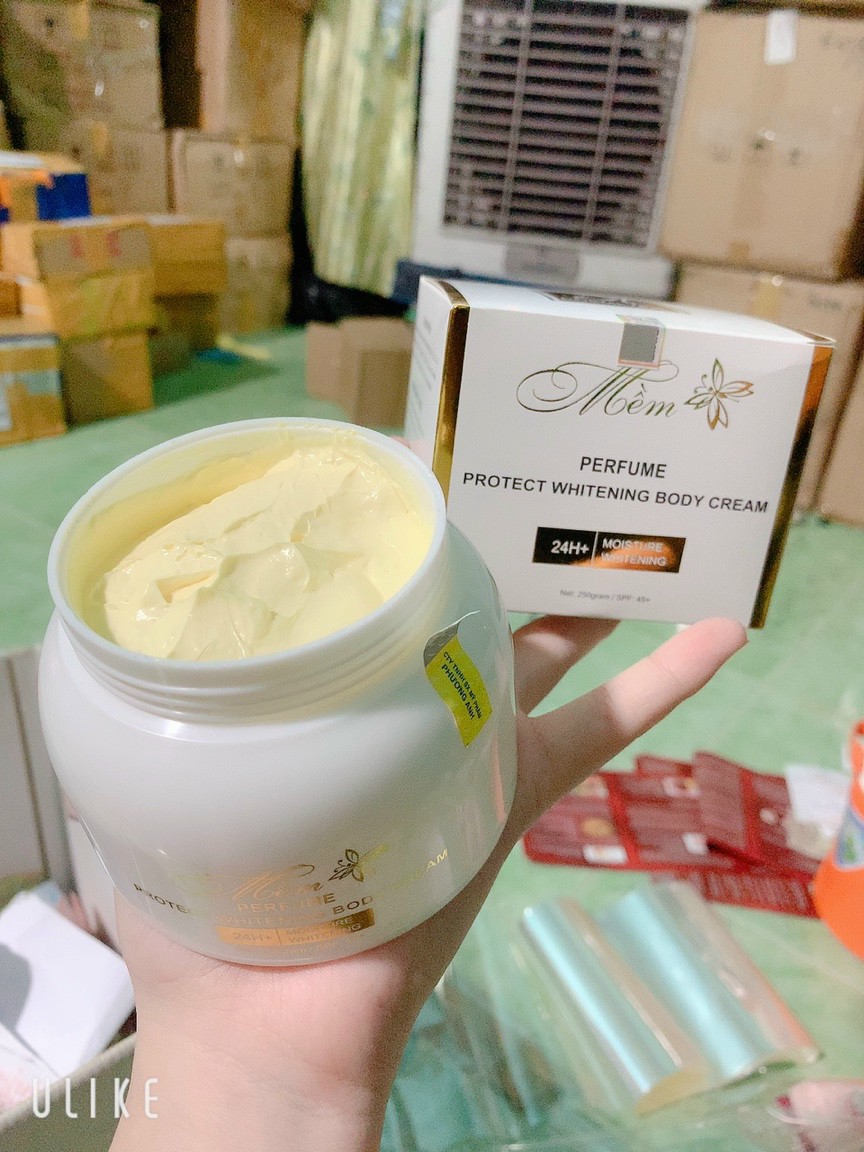 Kem dưỡng trắng da body  mềm mẫu mới