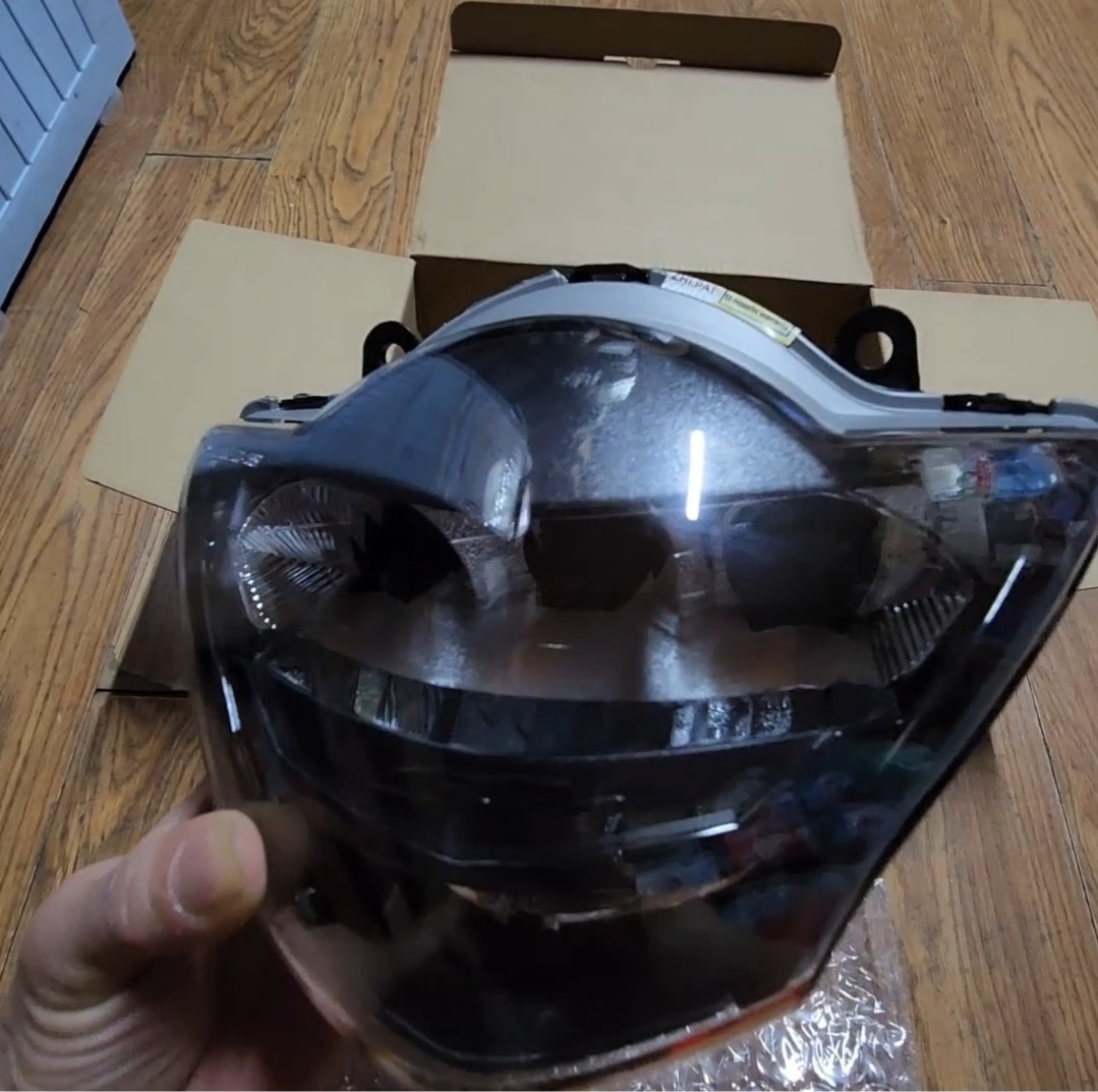 Zhi.Pat 2-story LED light H4 socket mounted on Sh Viet 2012 - 2016, Polished White and Smoke Black Reflector (12 Months Guarantee)