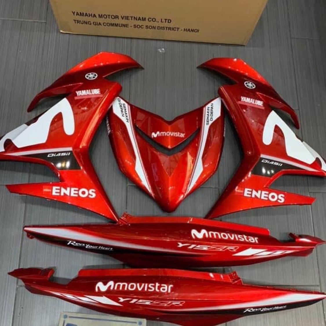 Tem rời ex 150 Movistar dán xe đỏ