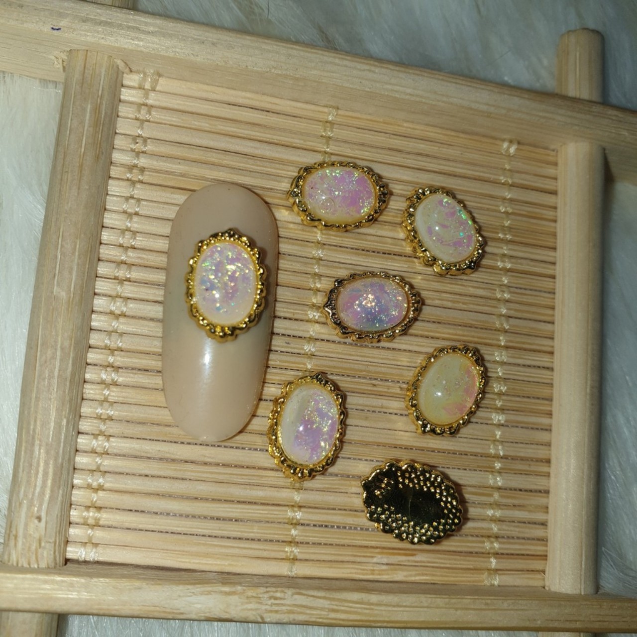 Charm đá xà cừ đính móng 5C BYH061