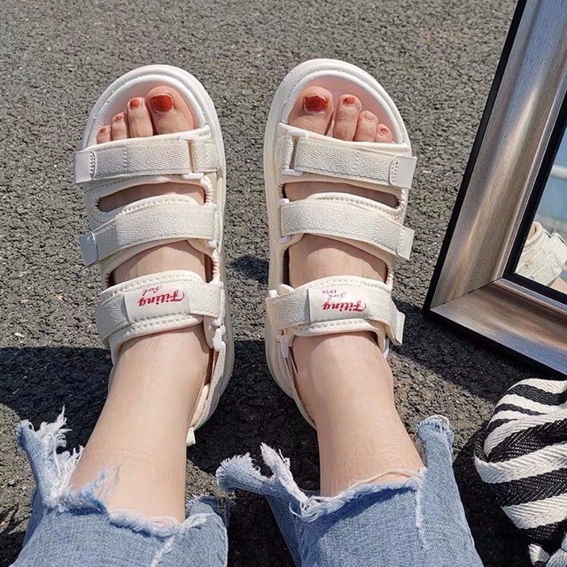 Sandal ulzzang nữ 3 quai hot hit 2022