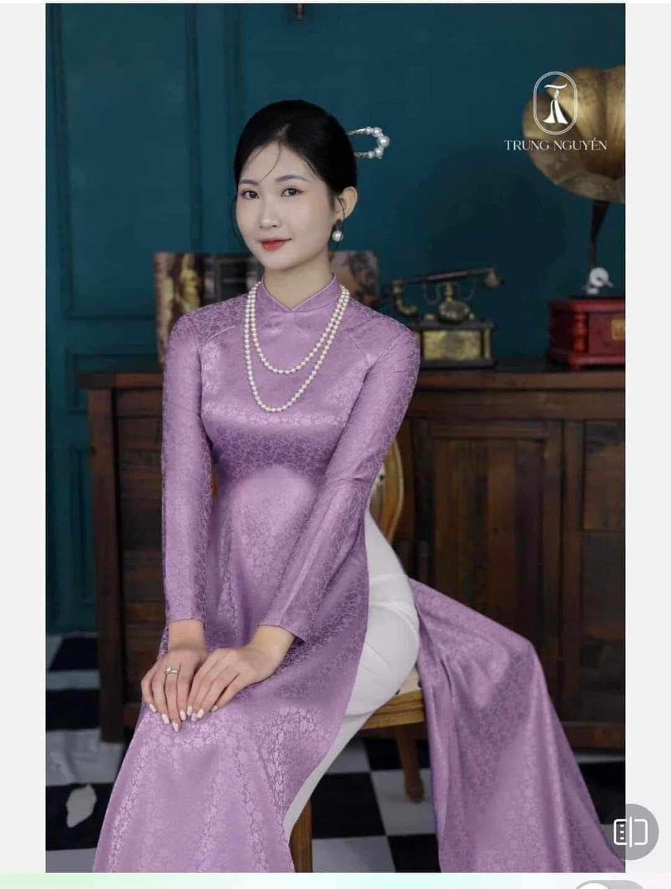 Áo dài truyền thống gấm tơ mềm tay dài
