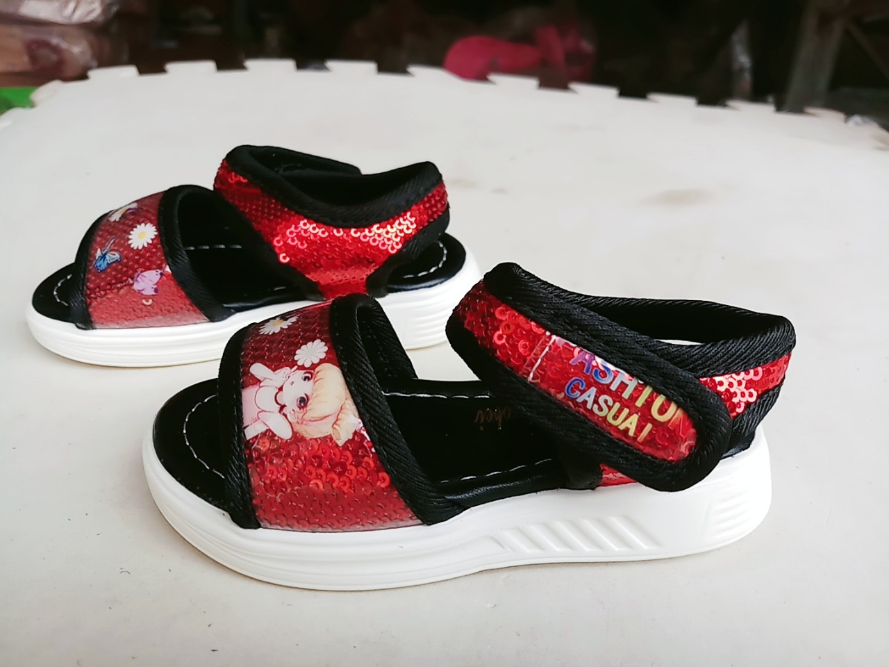dép sandal trẻ em hình công chúa siêu nhẹ
