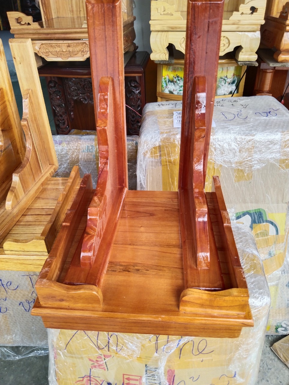 BÀN THỜ TREO TƯỜNG ĐƠN GIẢN XOAN ĐÀO