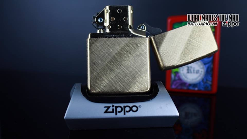 Bật lửa Zippo 29675 – Zippo Diagonal Weave Brass