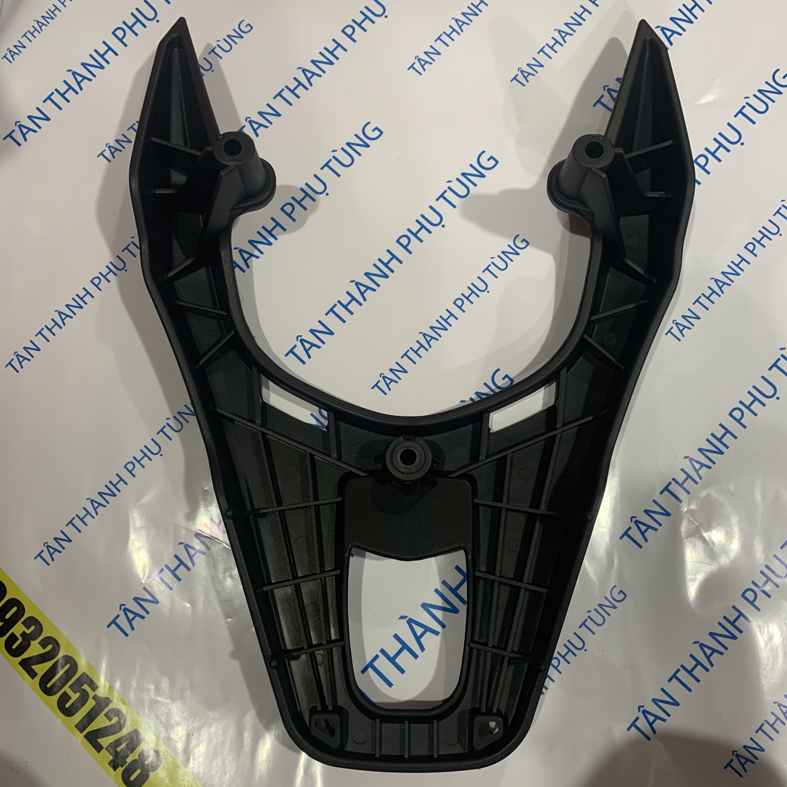 Cảng sau VARIO 2018-2020 kiểu SH 300i ( Nhựa đúc)