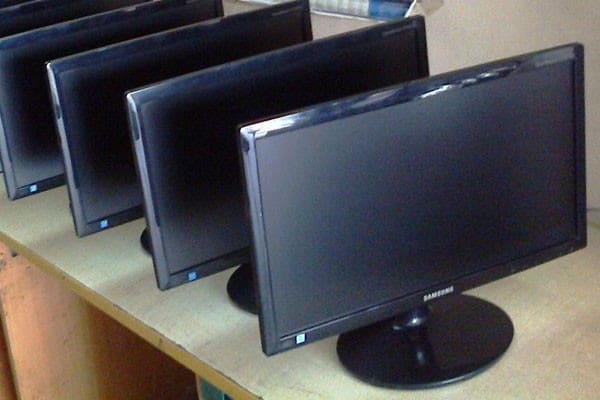 Màn hình máy tính qua sử dụng