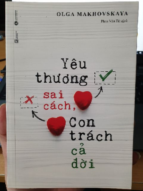 Sách - Yêu Thương Sai Cách Con Trách Cả Đời