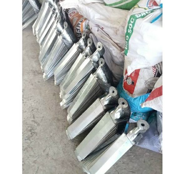 bàn nạo dừa sắt