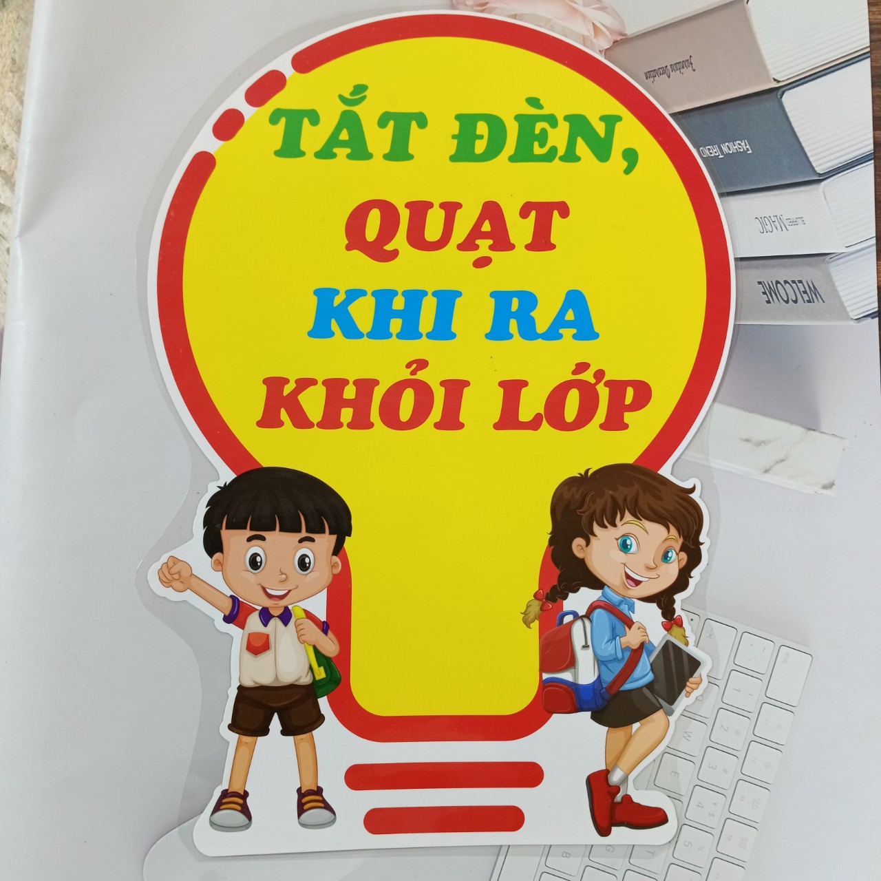 Turn off the lights, turn off the fan when out of the class