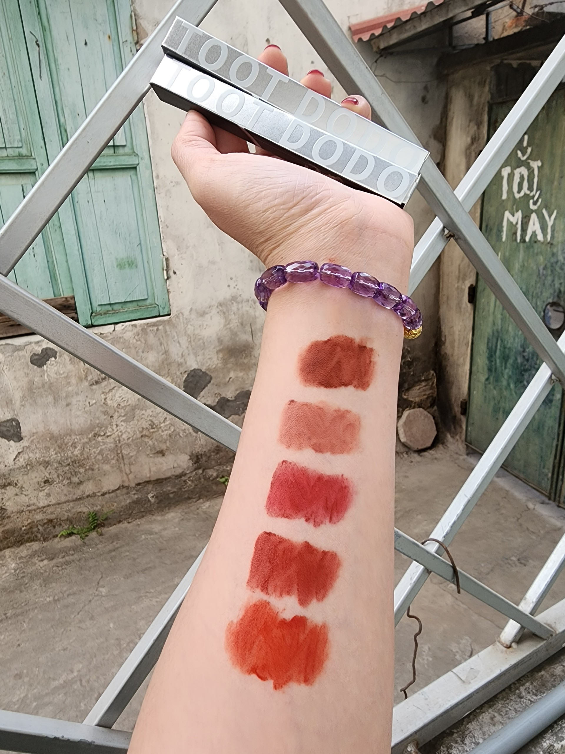 Son kem Toot Dodo vỏ bạc chất lì mềm mướt