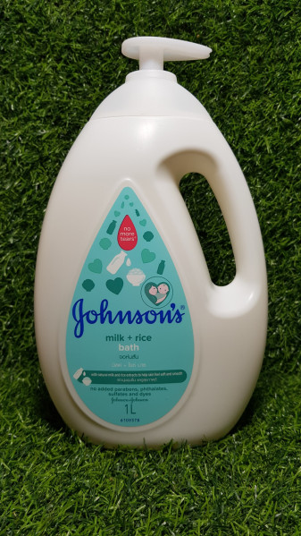 Sữa tắm Johnson's Baby chứa sữa và tinh chất gạo 1000ml