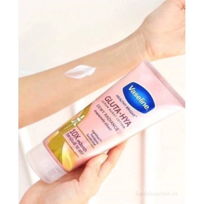 Dưỡng body ngày và đêm 300ml
