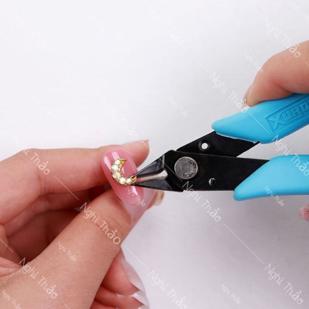 Kìm phá đá nail Xuron