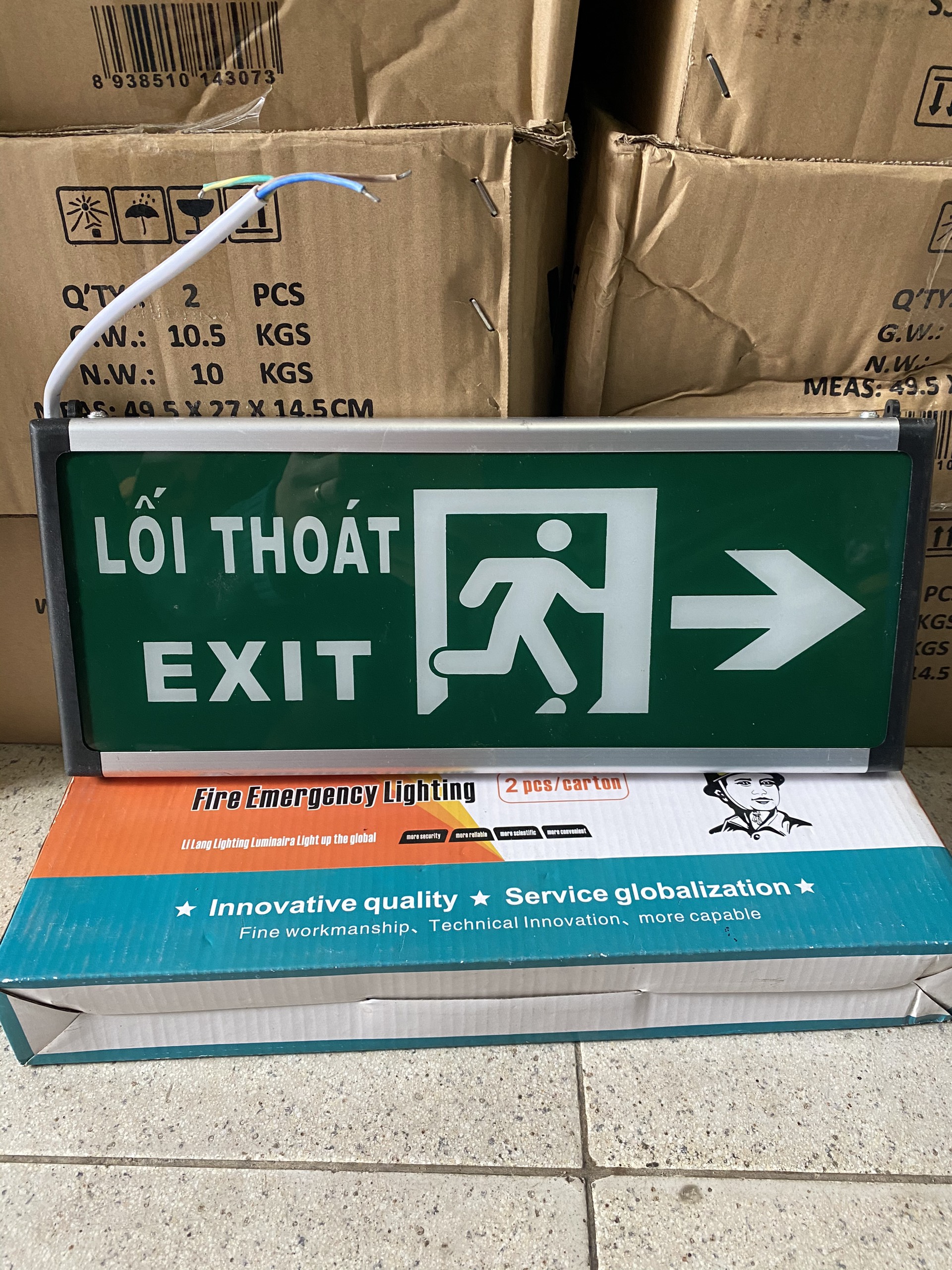 ĐÈN EXIT CHỈ PHẢI