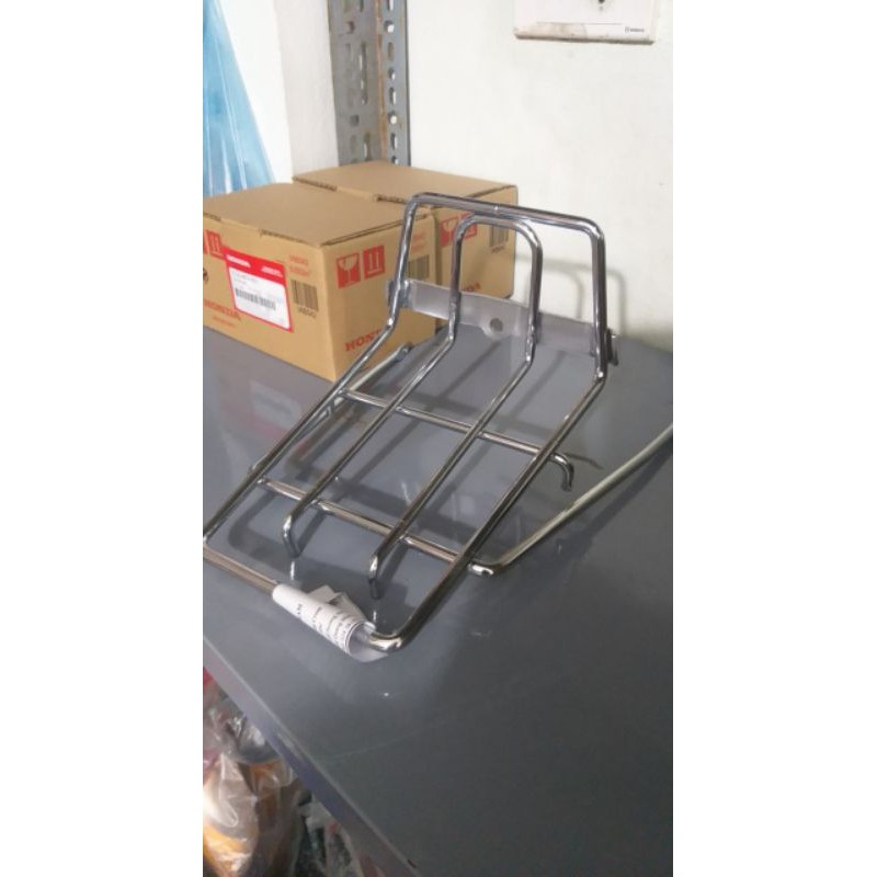 (sale 5%) mũi mạ bắt giỏ .baga trước xe dream Inox