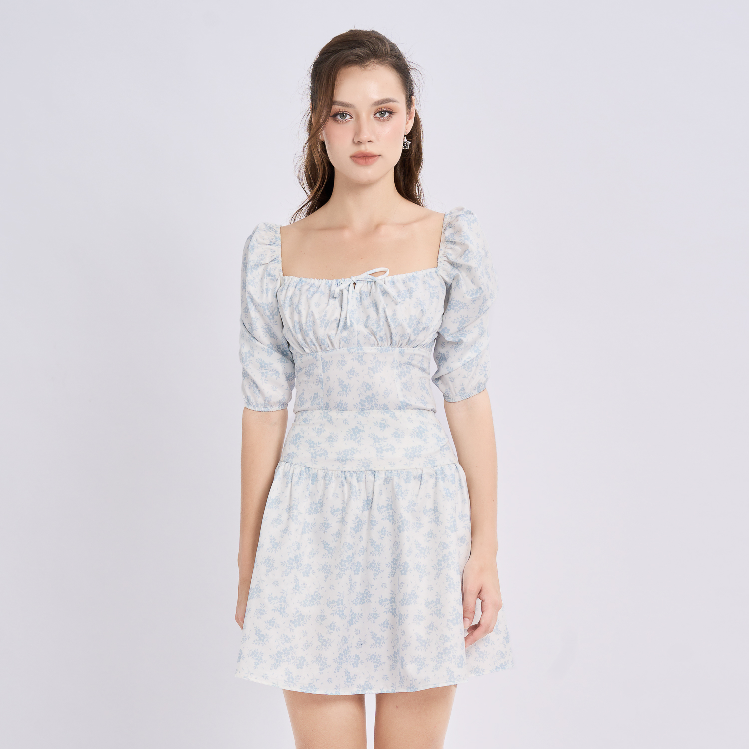 Chân váy mini xòe lụa in hoa Maybi