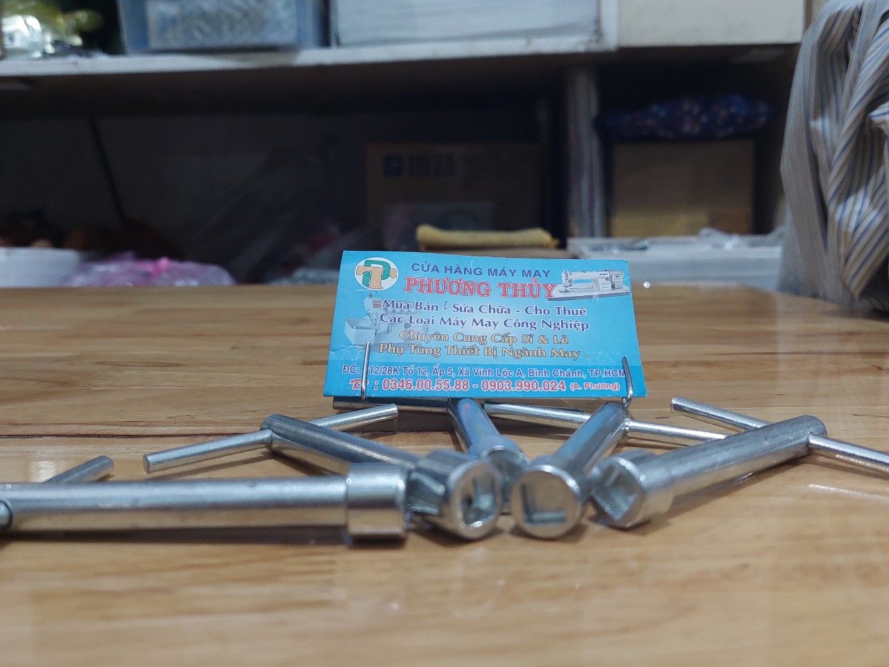khóa mở dao máy cắt đứng