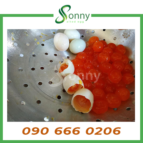 [Chỉ giao TPHCM] Lòng đỏ trứng muối sạch cỡ 11gr - 50 trứng/túi