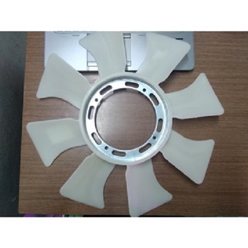 Cánh quạt két nước xe tải Huyndai 2T5
