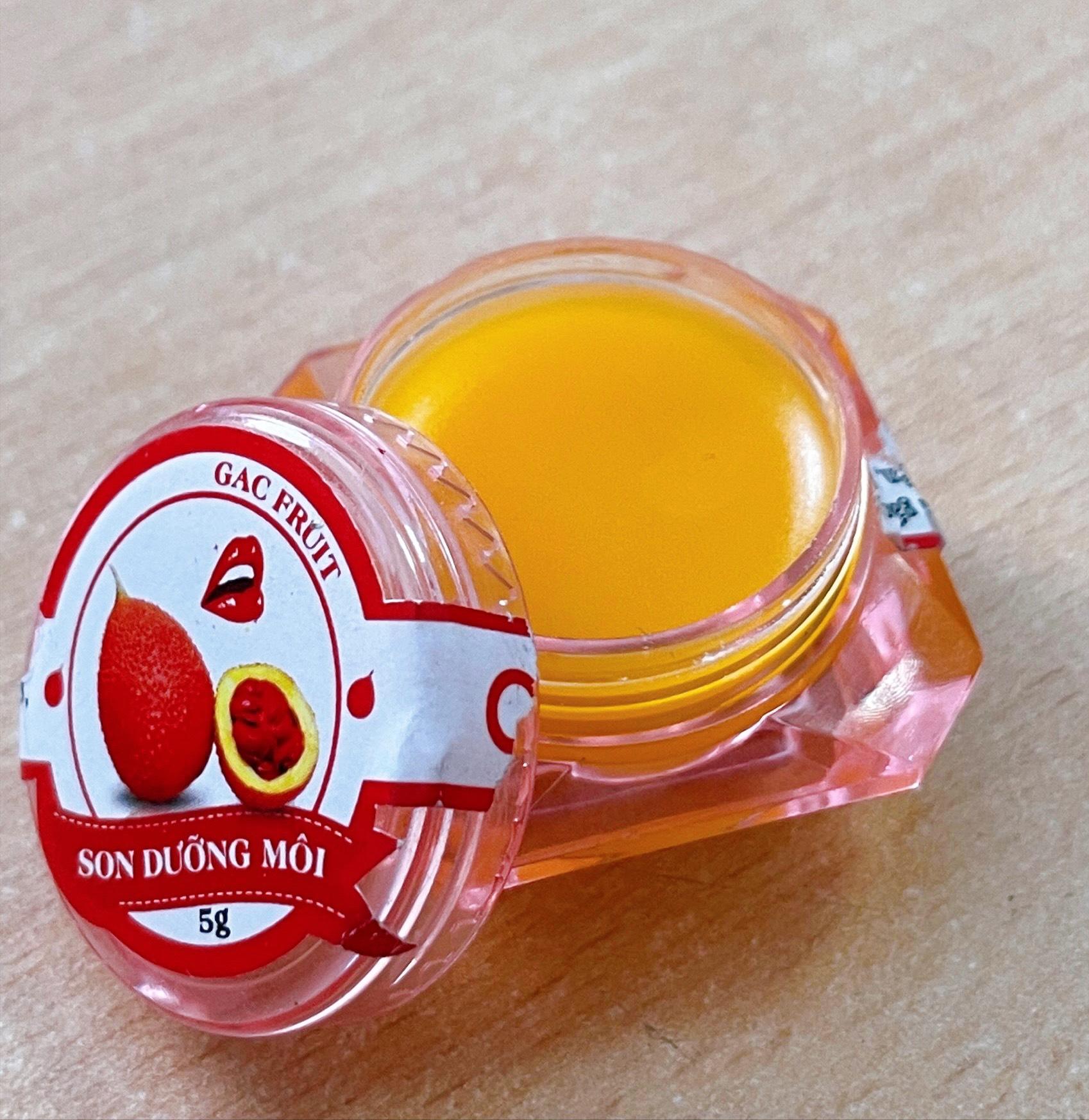Son dưỡng môi thiên nhiên từ dầu gấc