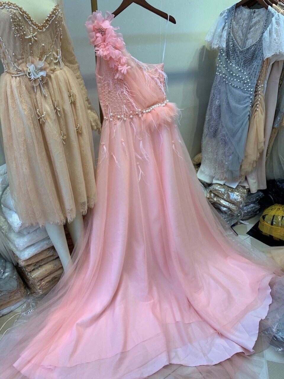 ĐẦM MAXI DẠ HỘI LÔNG VŨ