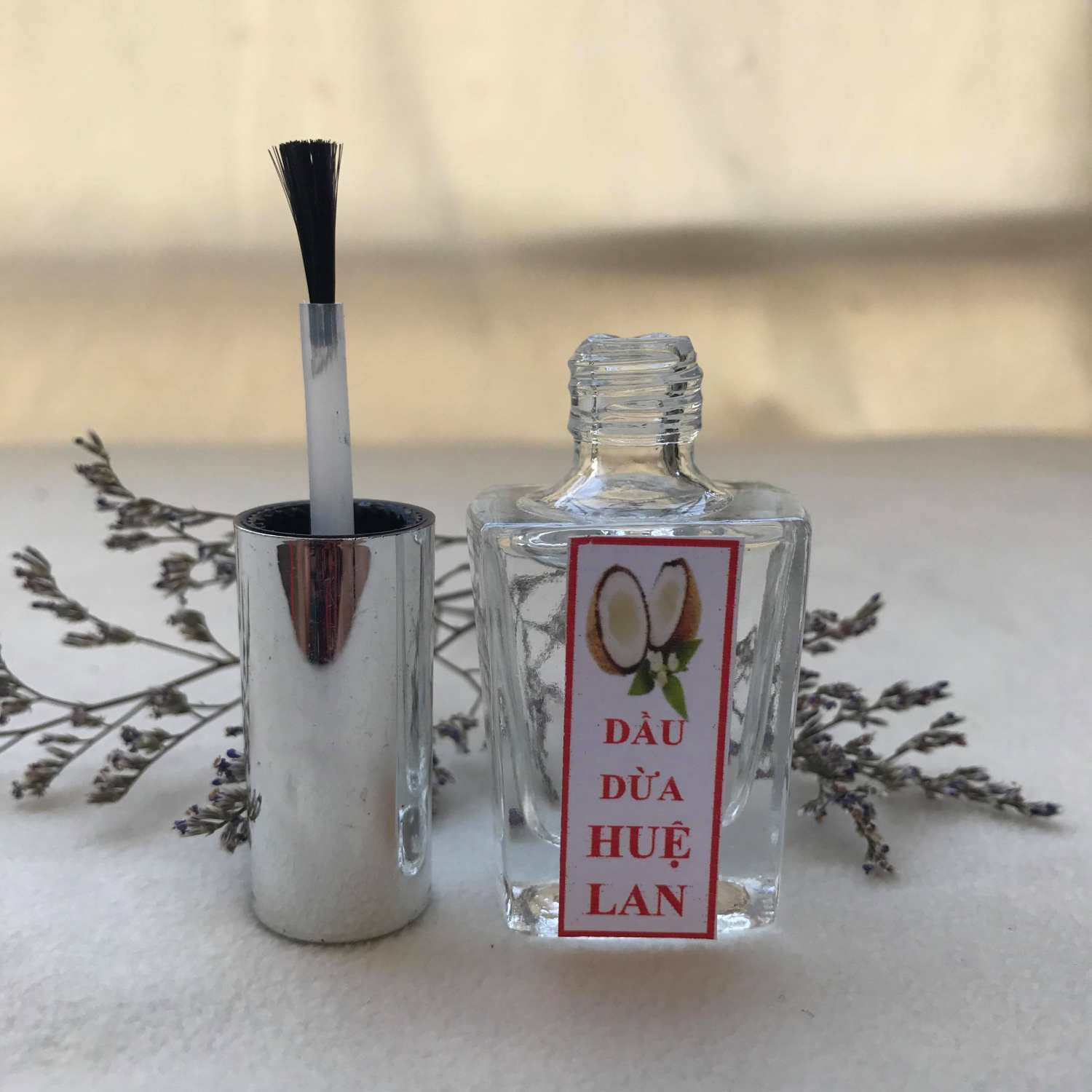 Dưỡng Móng Tay Dầu Dừa Nguyên Chất Huệ Lan ( chai 10 ml)