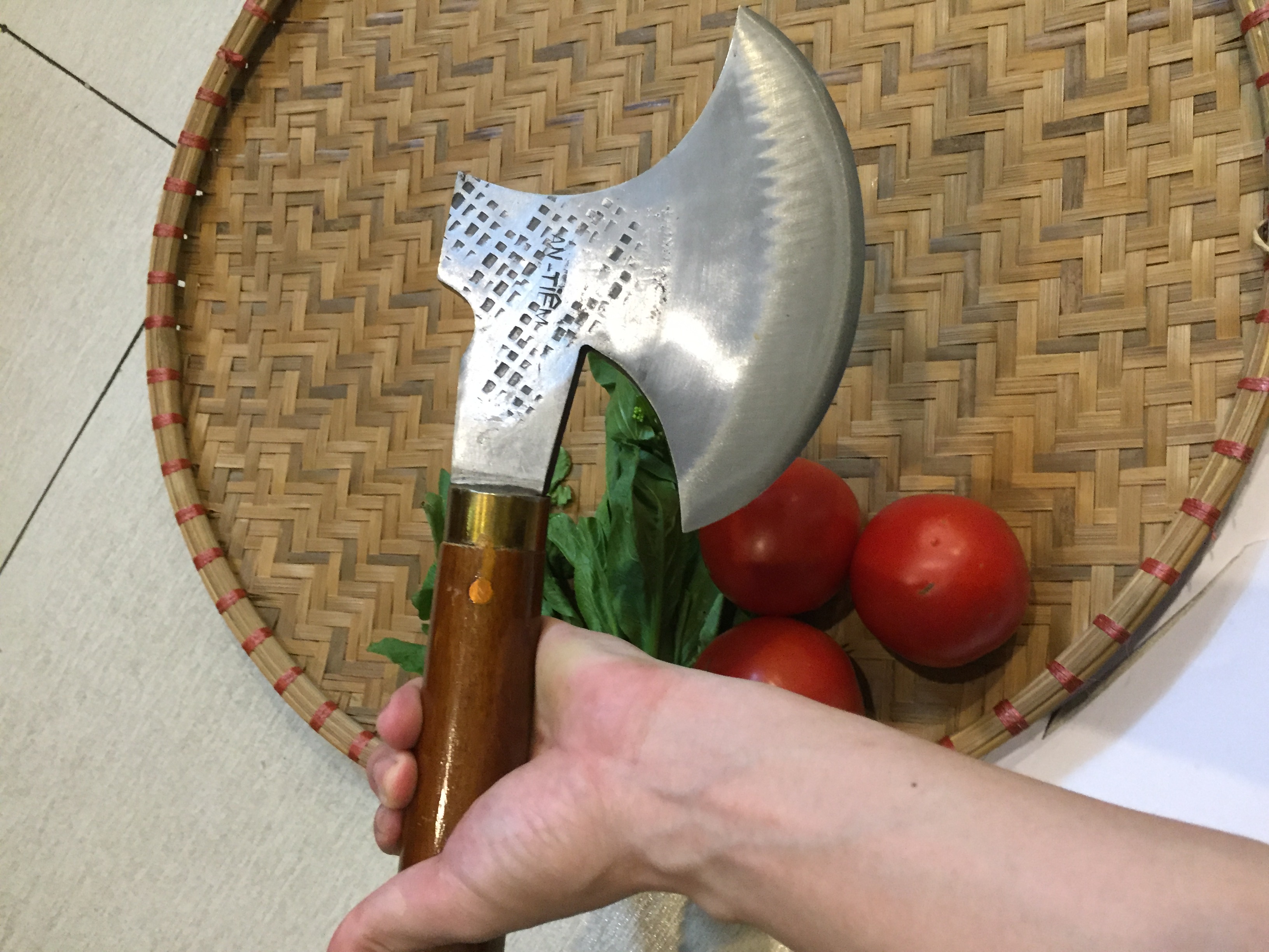 BÚA RÌU AN TIÊM R2