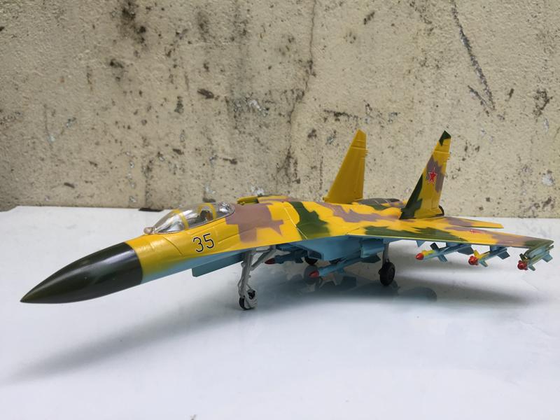 Mô hình Máy báy SU-35. 1:72-ABS