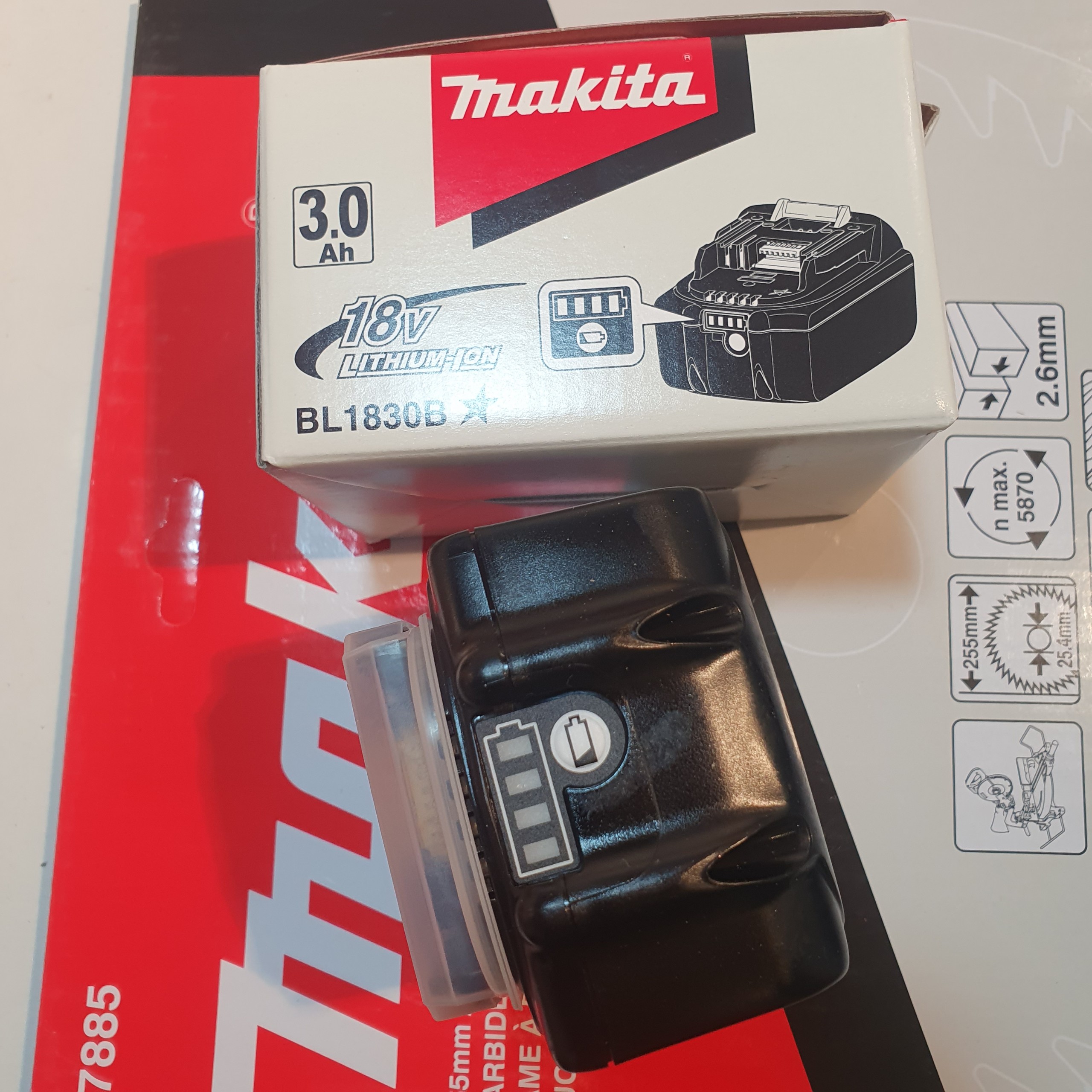 Pin makita 3.0 Makita BL1830B (Mới zin chính hãng)