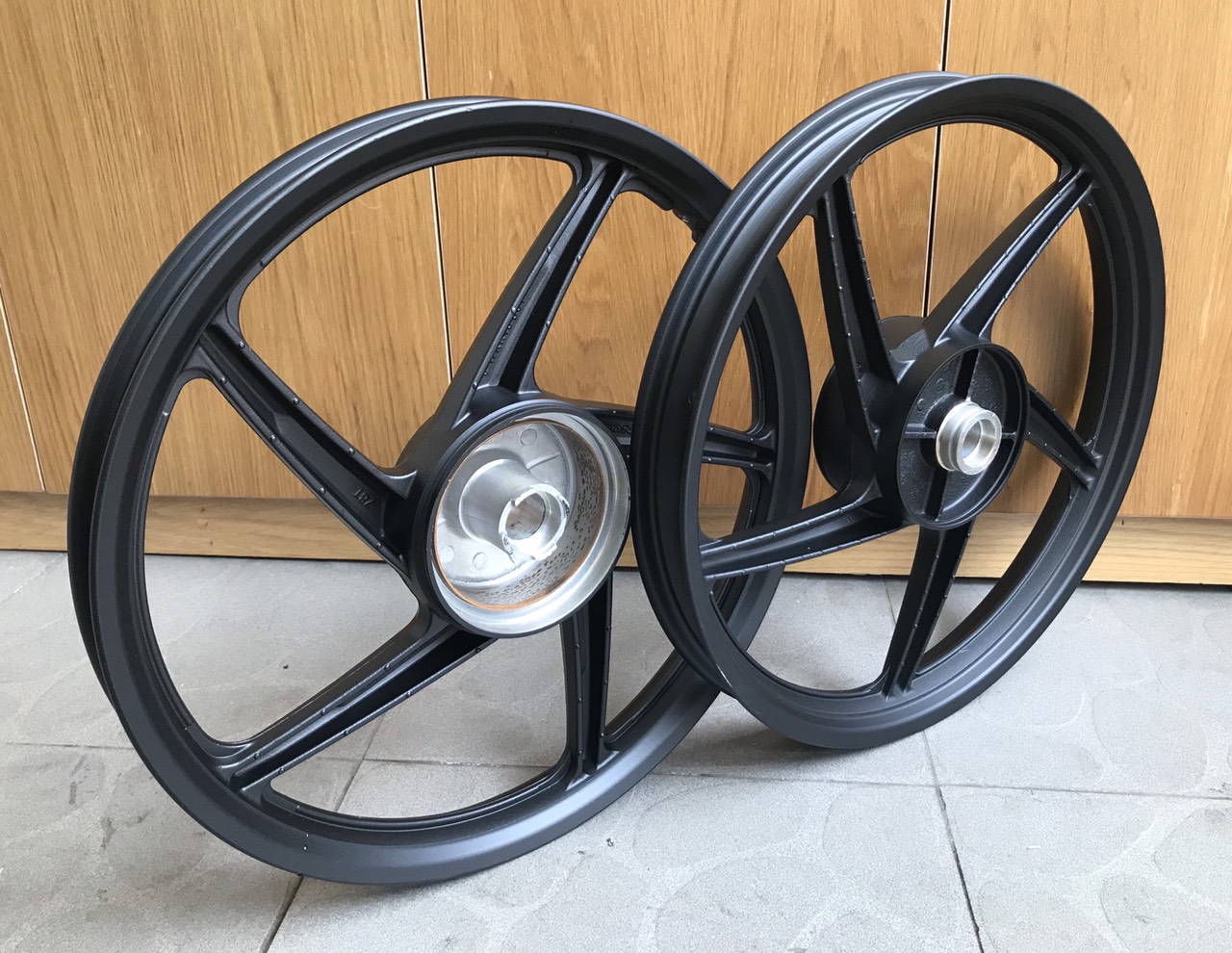 MÂM VÀNH ĐÚC 5 CÂY ĐÙM PHANH CƠ MÁ LỚN TRƯỚC SAU CHO WAVE S RS 100, FUTURE NEO, SUPDER DREAM, WAVE @ 2000 2014 GẮN ZIN THEO XE