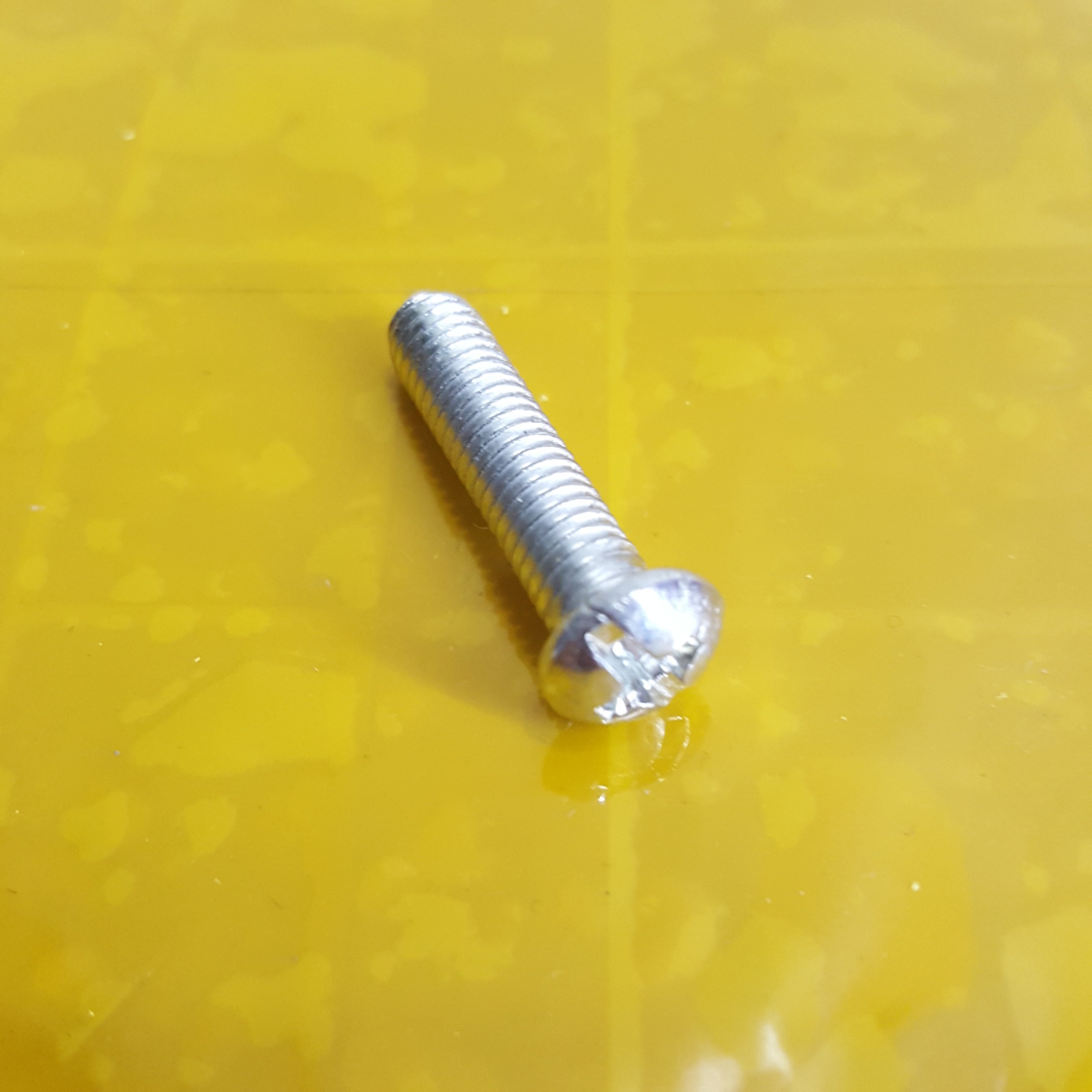 Ốc ren m5 20mm - 2e8