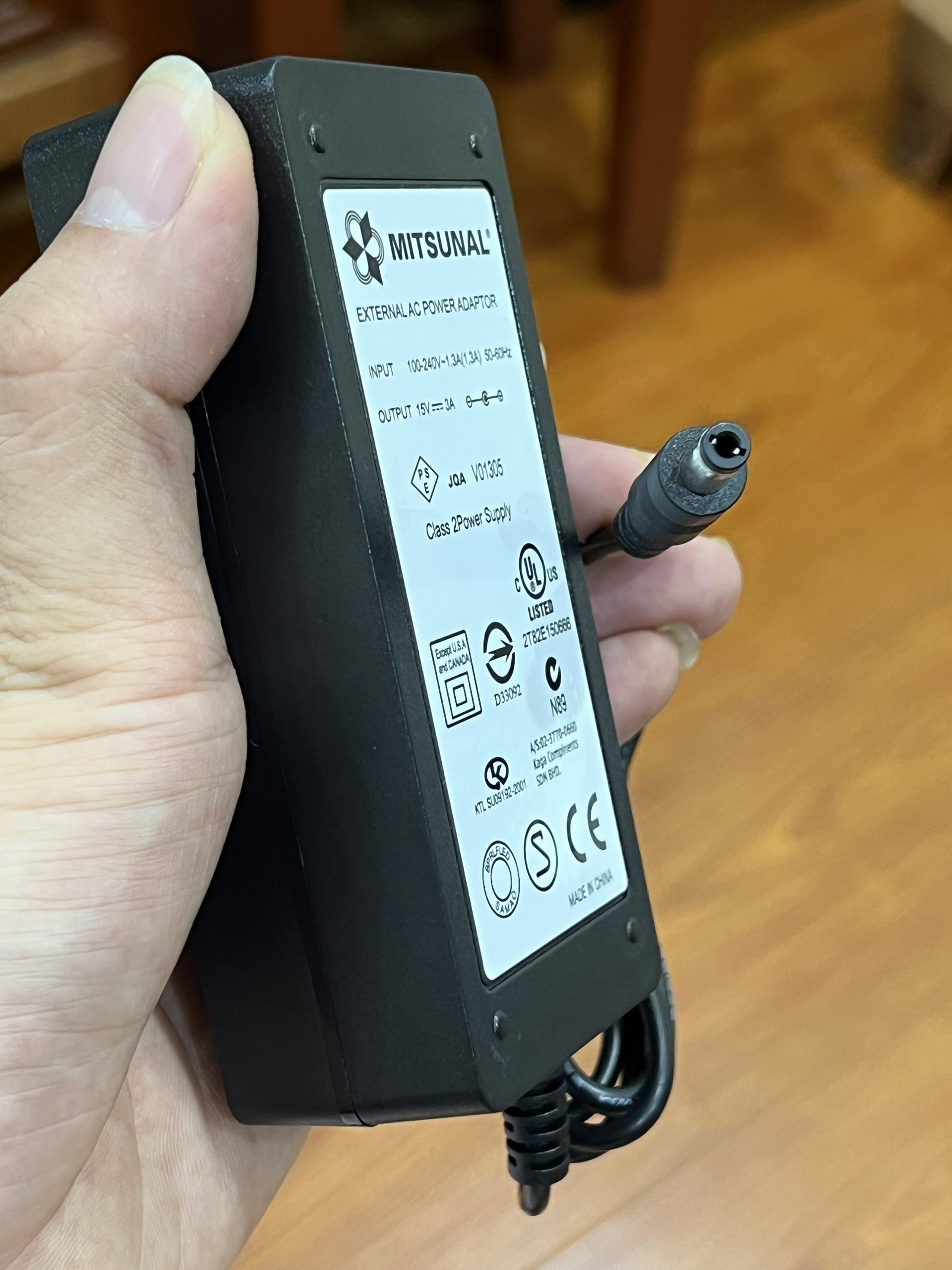 nguồn adaptor 15V 3A loại tốt