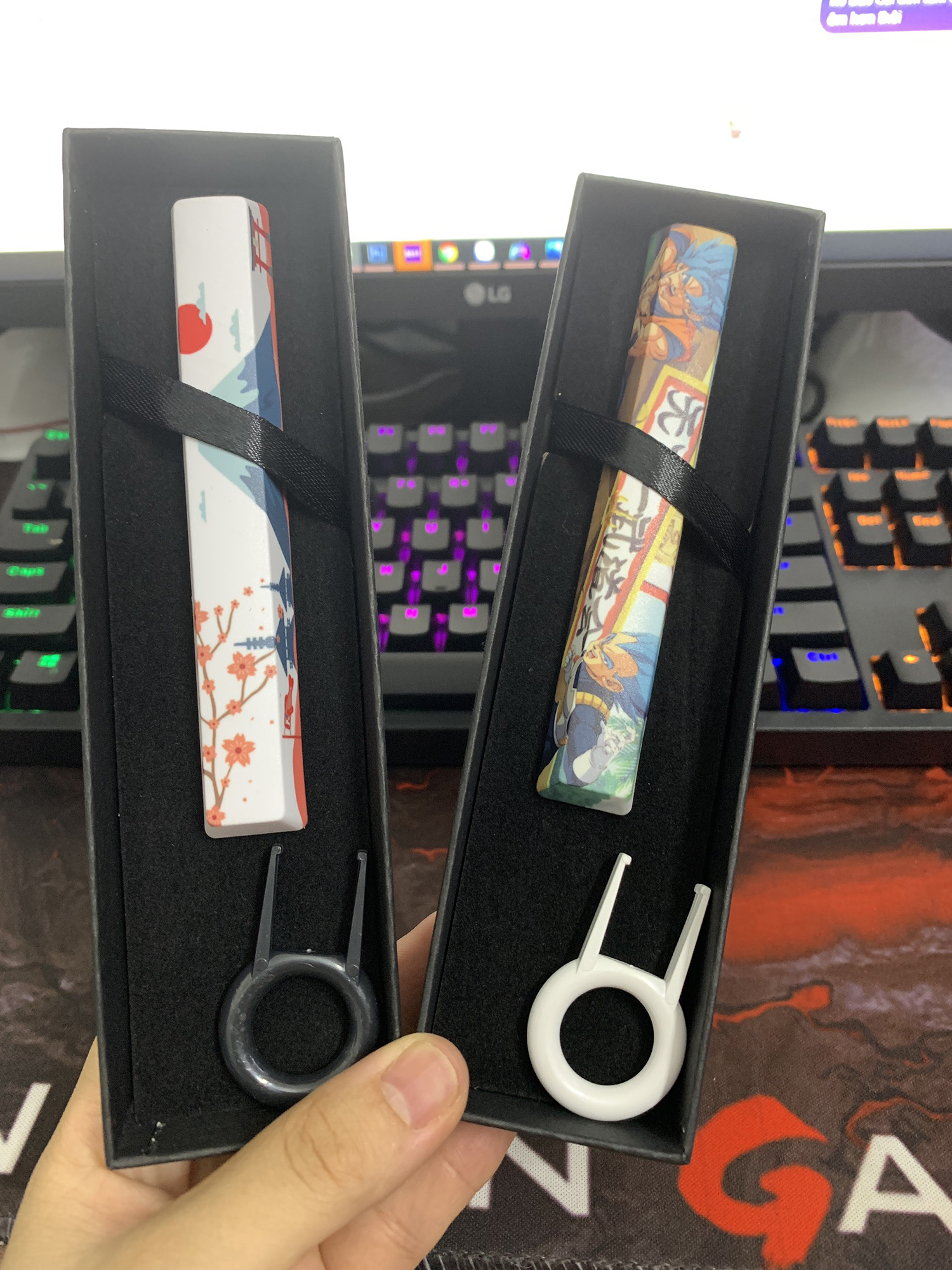 Keycap spacebar dragon ball và keycap Tokyo núi phú sĩ