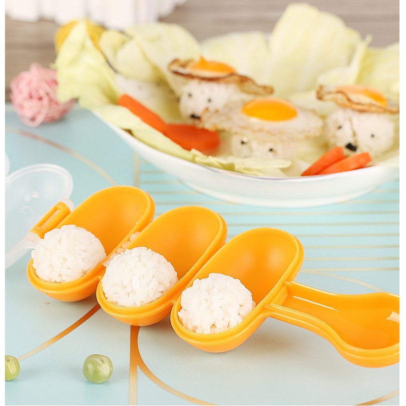 Khuôn lắc cơm cho bé ăn dặm.