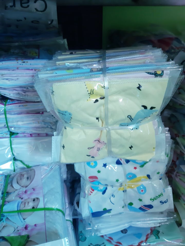 10 Khăn Tam Giác Cotton Có Cúc Bấm