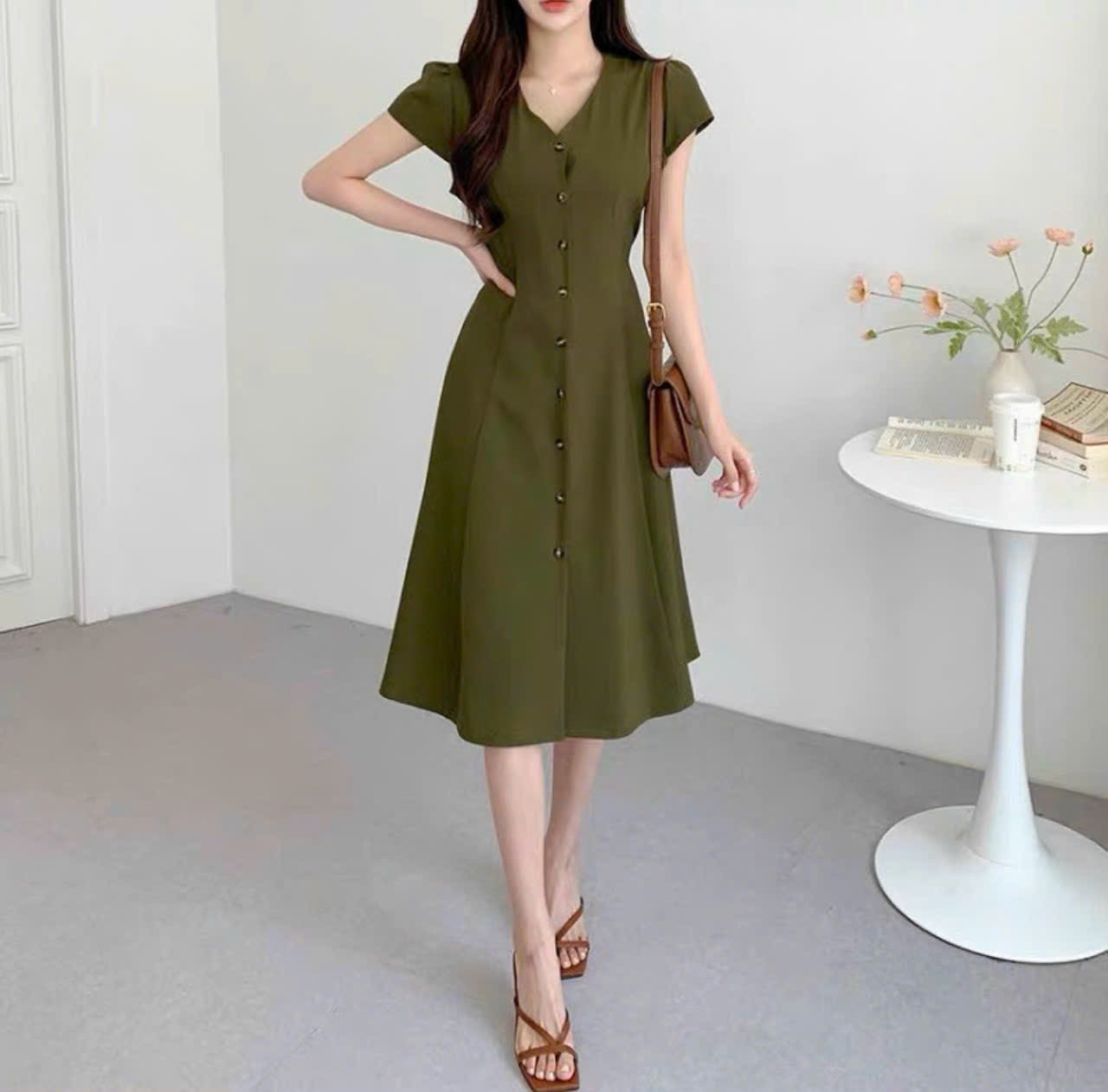 Đầm cổ V form dài thắt eo 2 màu