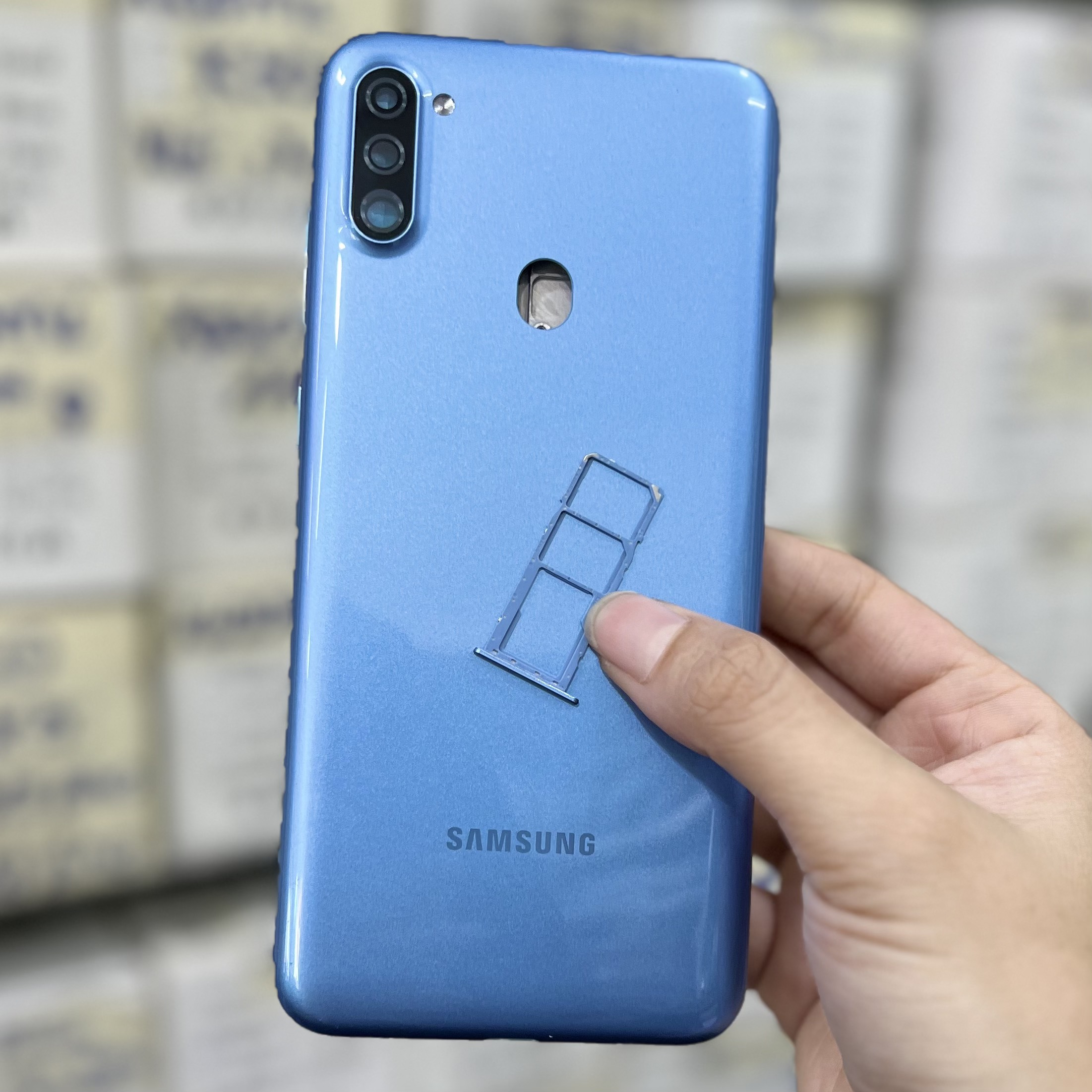 Vỏ bộ Samsung A11 (kính camera, nút, sườn , lưng, khai sim)