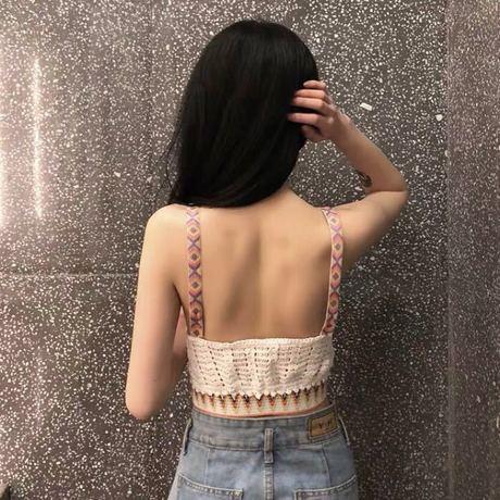 Áo len móc đi biển