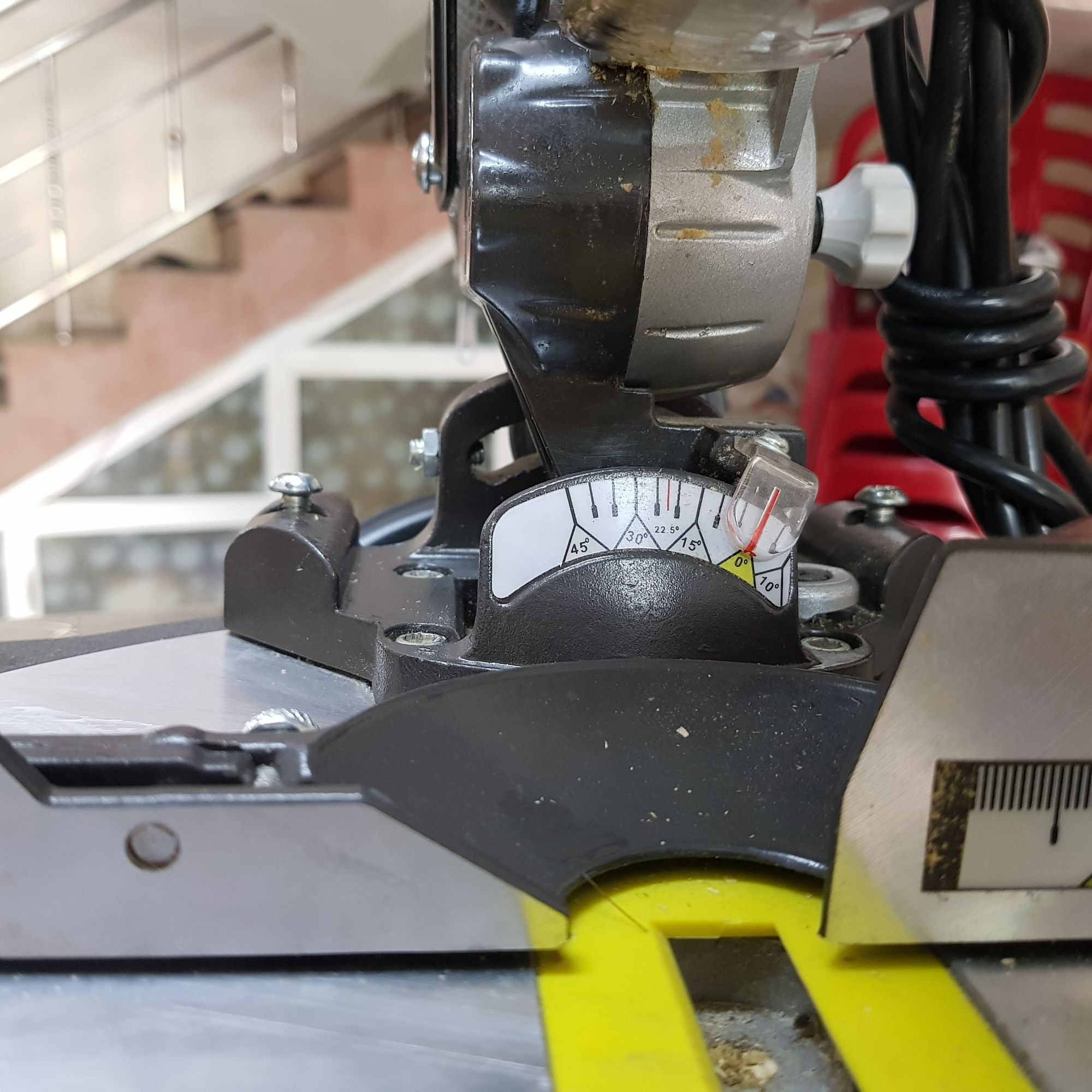 Cưa góc Đa năng Ryobi Nhập Úc
