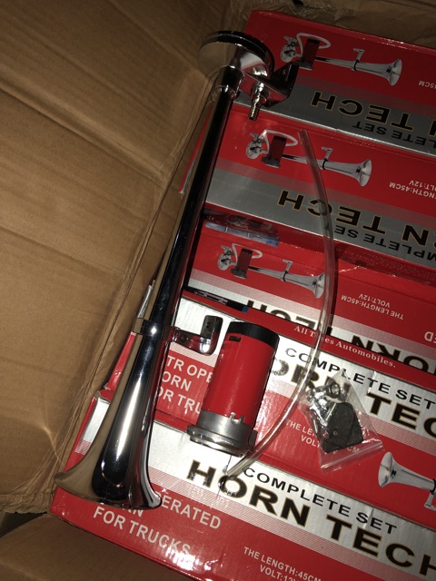 Còi hơi tự sinh hơi có 12v và 24v