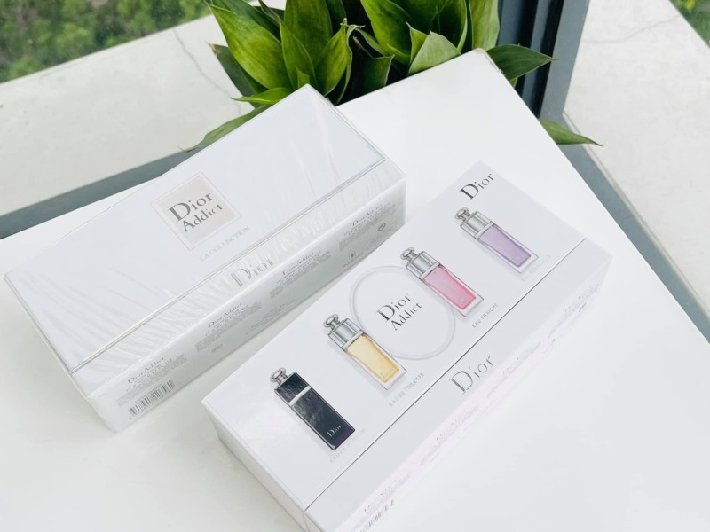 Set nước hoa Dior addict gồm 4 chai mini
