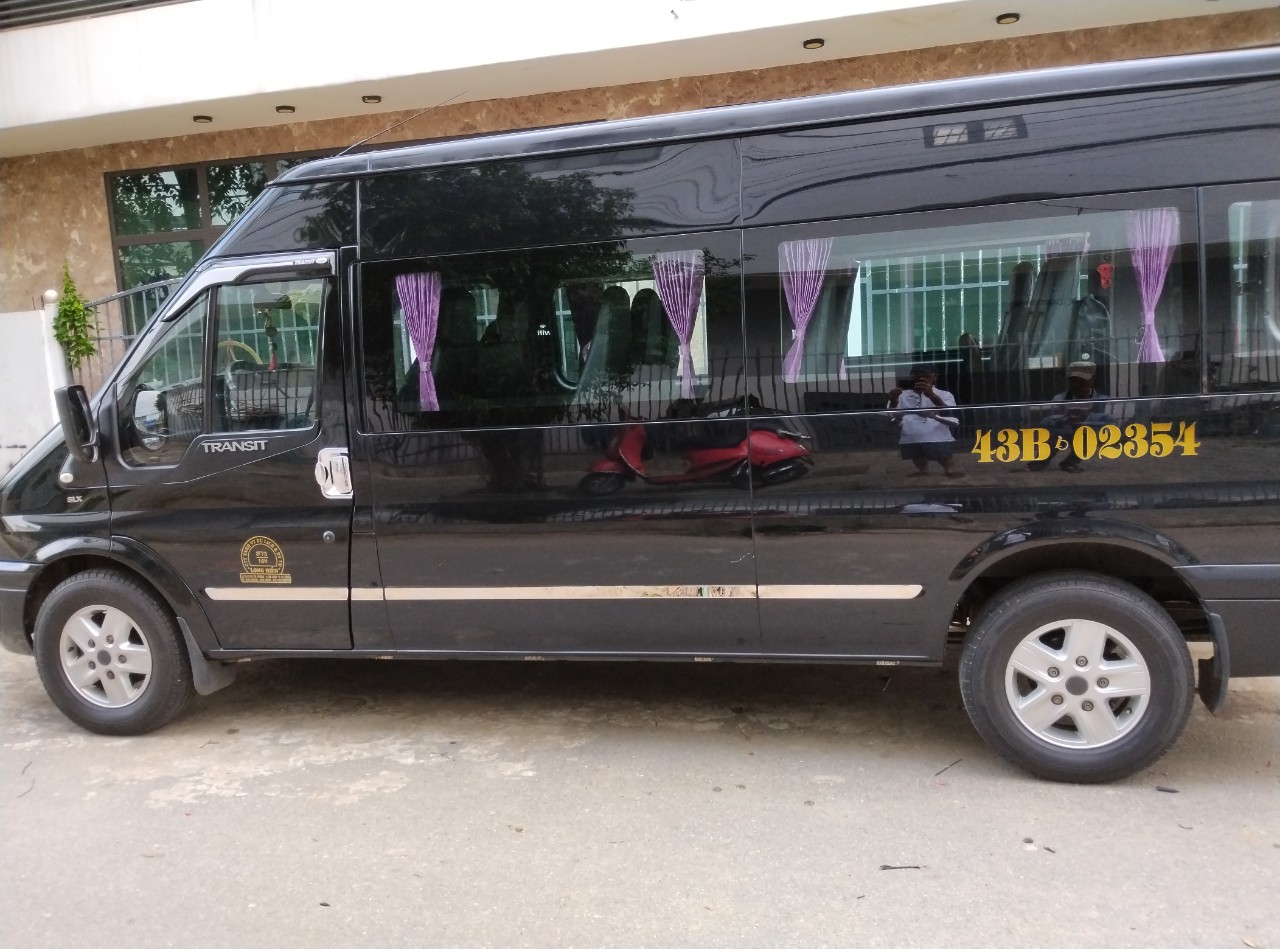 Chỉ INOX viền hông FORD Transit