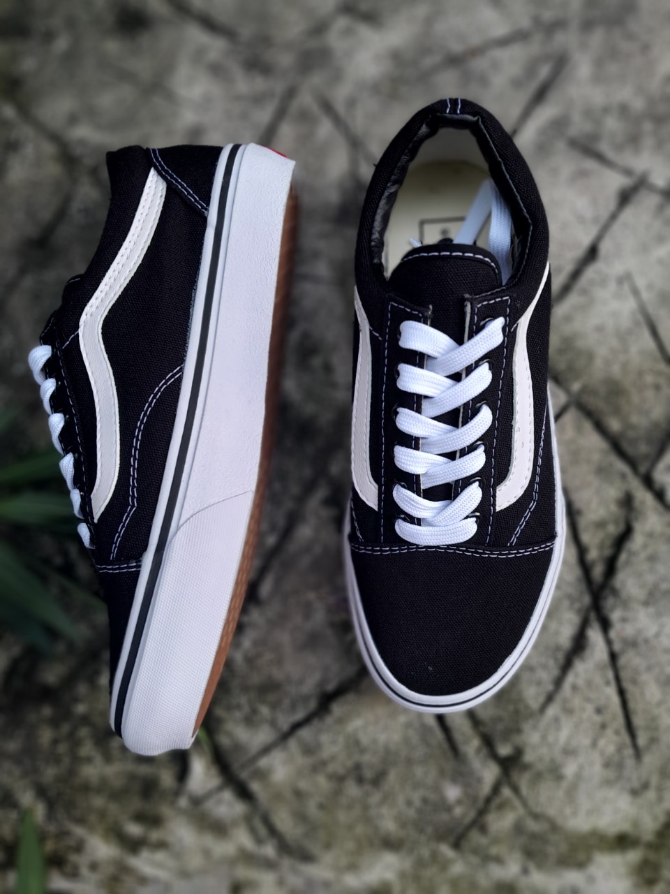 Giày Vans Đen (Trắng, Sọc Xanh Dương, Sọc Xanh Lá, Sọc Đỏ, Trắng Xanh ) Nam Nữ 2022