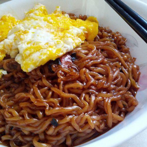 Mì tương đen Chapagetti Nongshim (140g)
