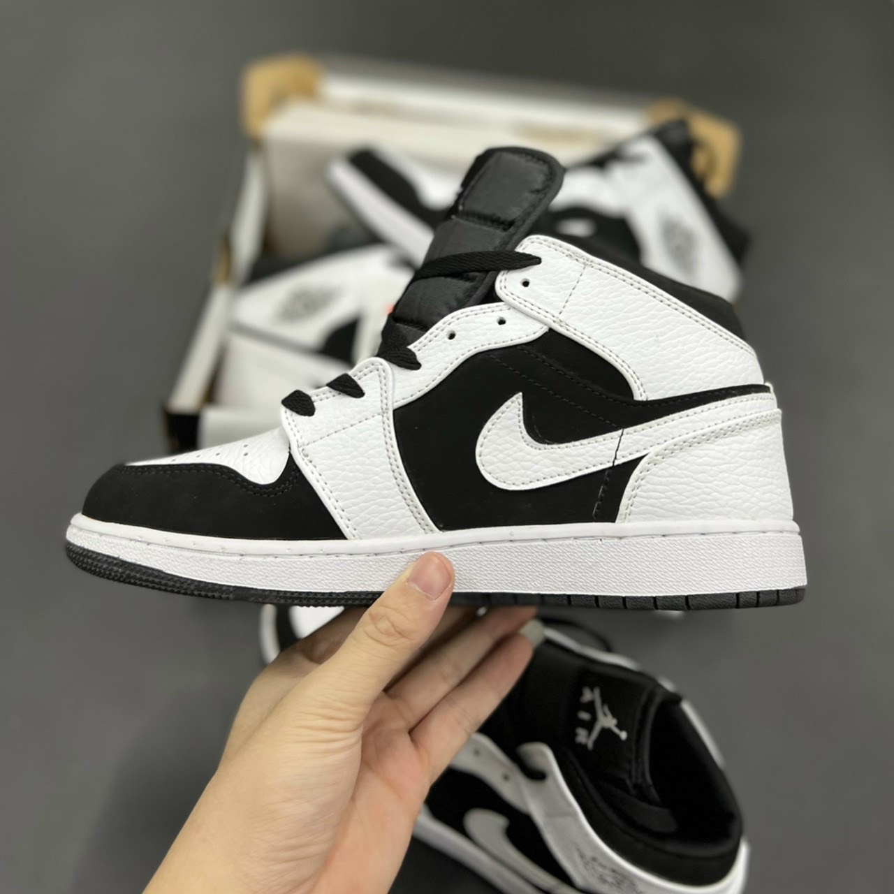 Giày J0rdan 1 high trắng đen ( full box+ bill+ tất)