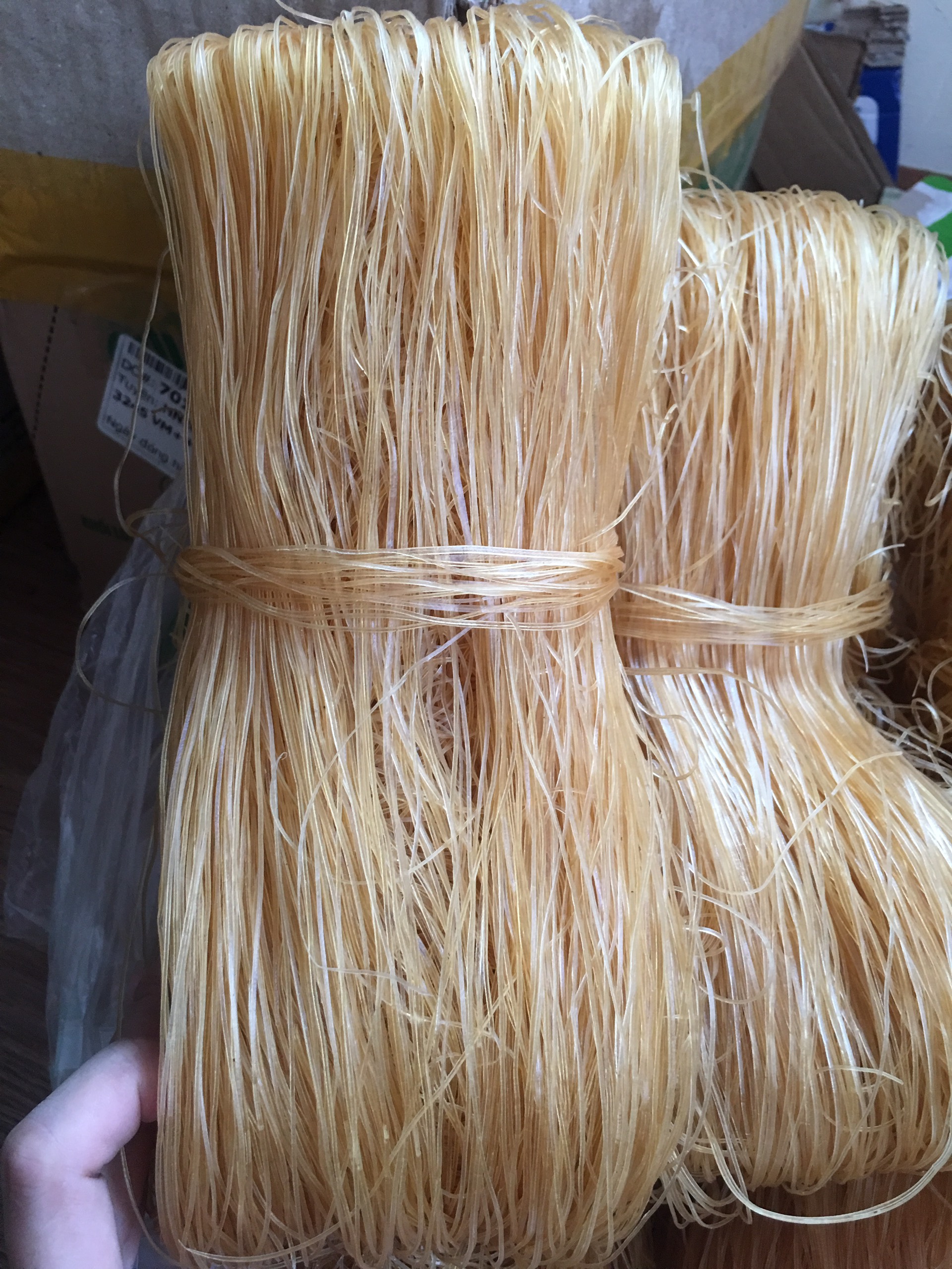 Miến dong ngon chuyên dùng nấu bún ngan, vịt: Dai, dẻo, không sạn, nát gói 450g