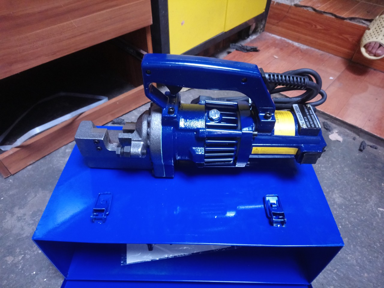 Máy cắt sắt thủy lực cầm tay RC20